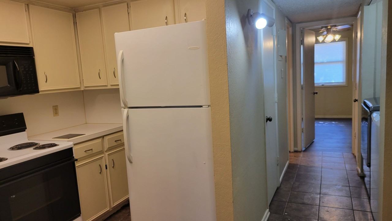 5726 38th St - Photo 6 of 25