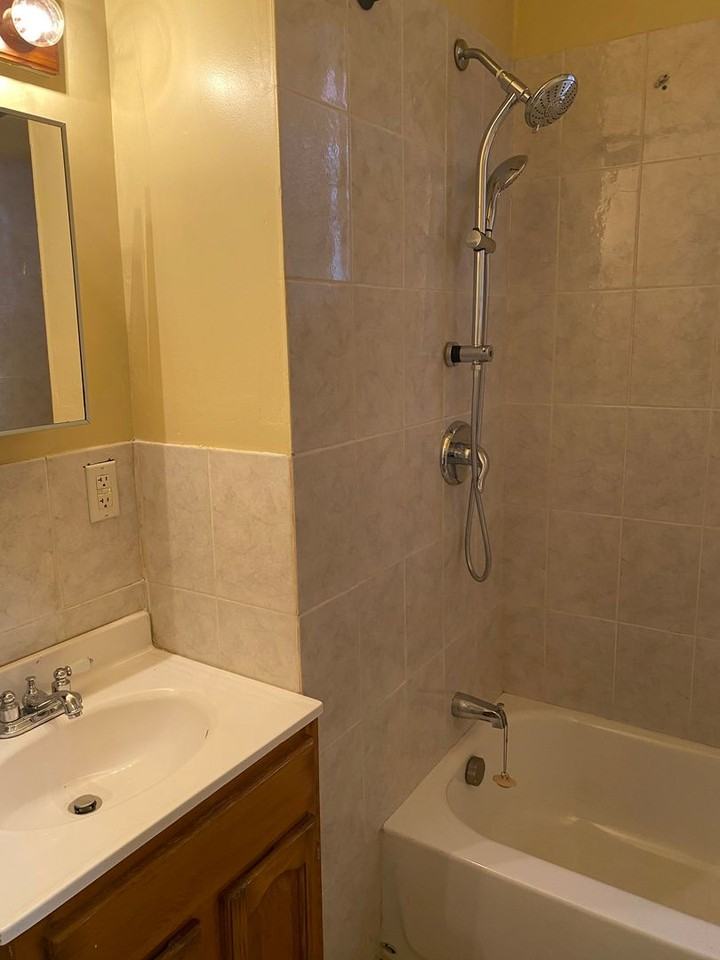 2126 W Baltimore St - Photo 2 of 14