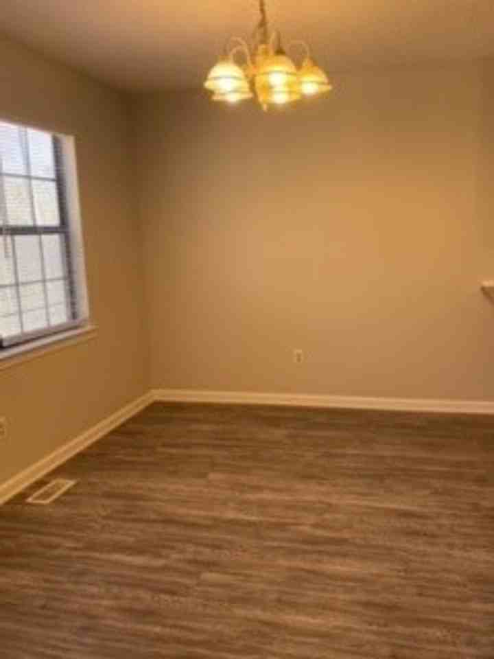 103 Woodley Dr - Photo 5 of 9