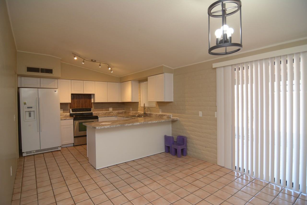 2448 West Placita De Algodon - Photo 5 of 19