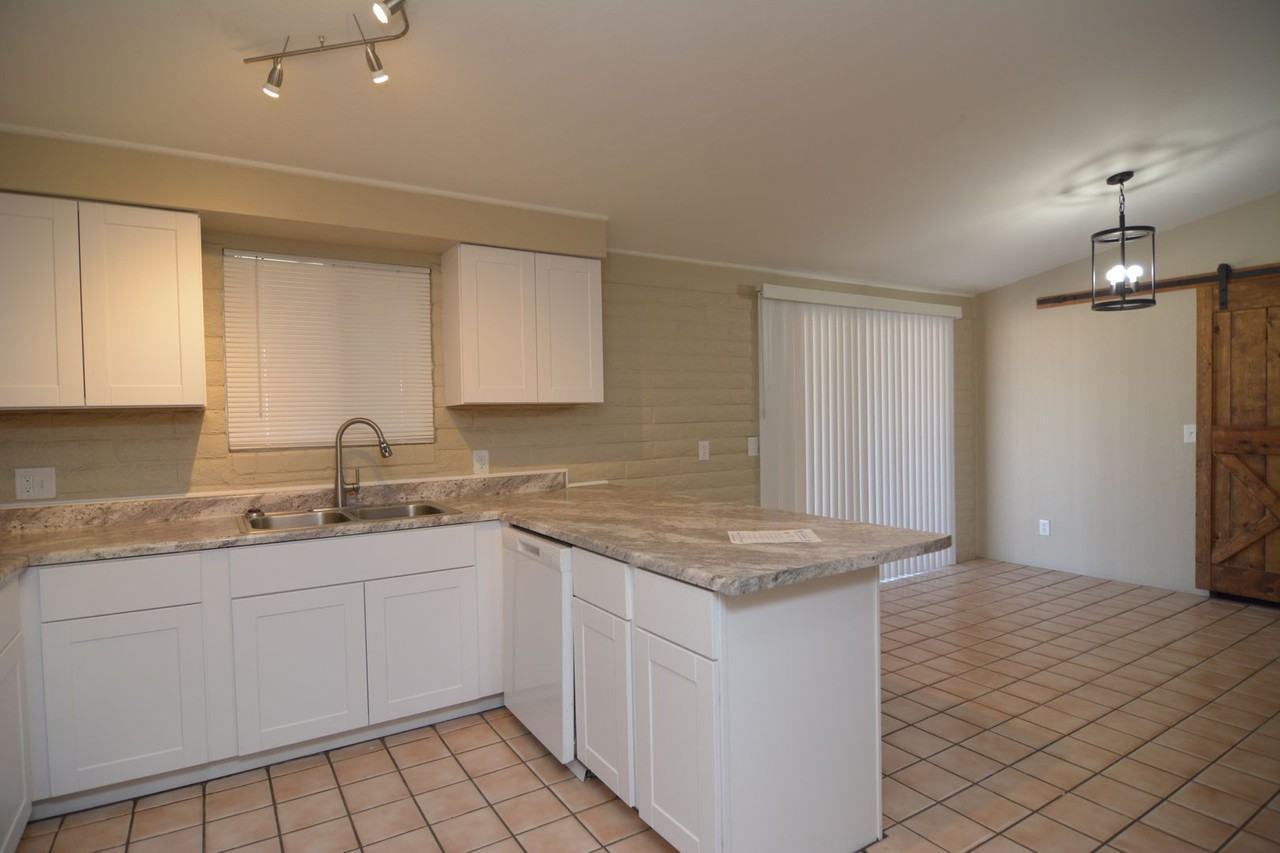 2448 West Placita De Algodon - Photo 6 of 19