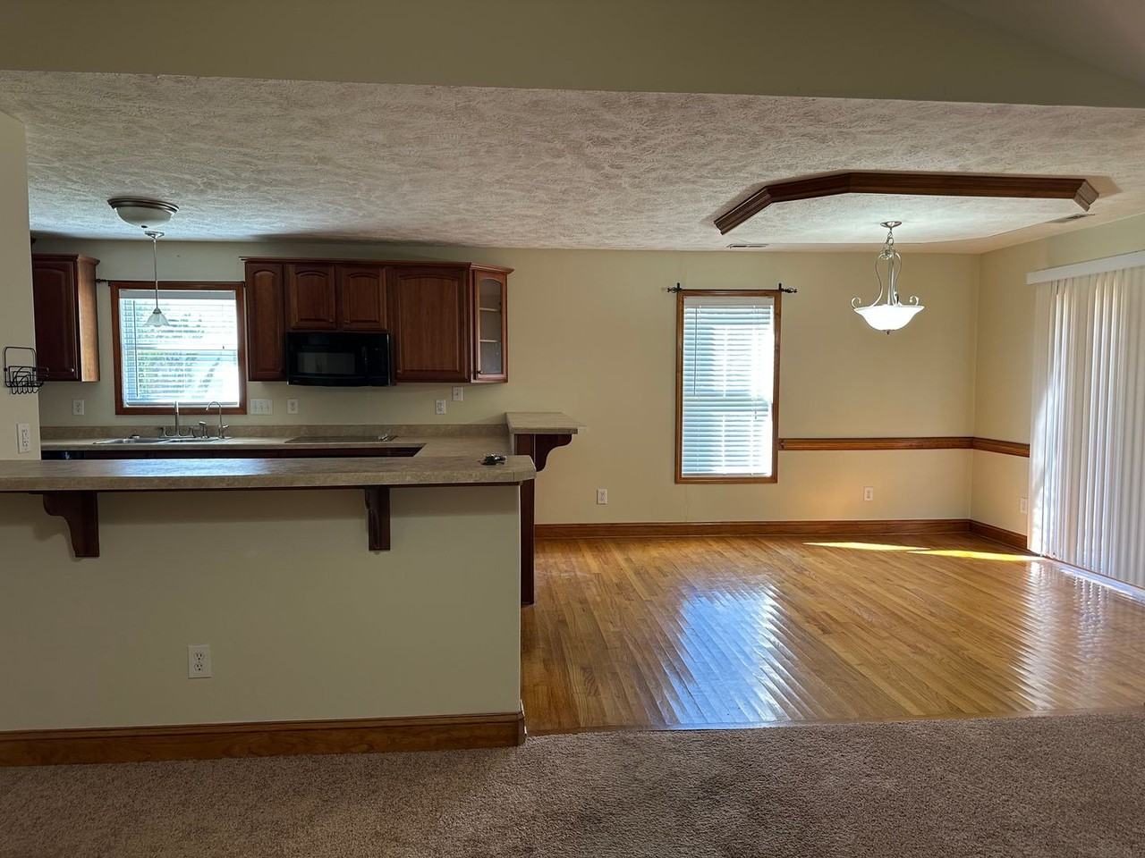 1935 Sunshine Ct - Photo 3 of 22