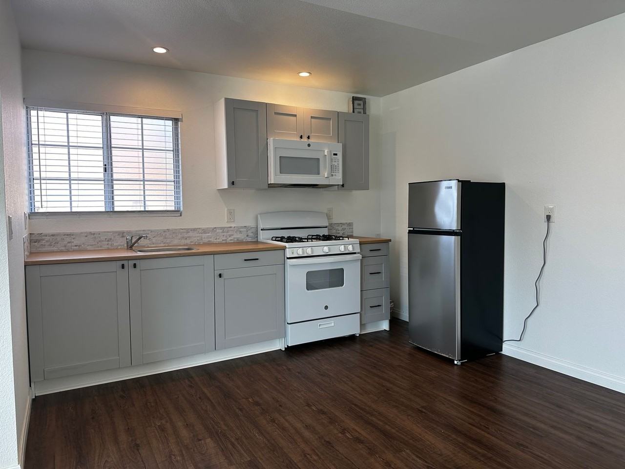 1146 Calle Emparrado - Photo 2 of 11