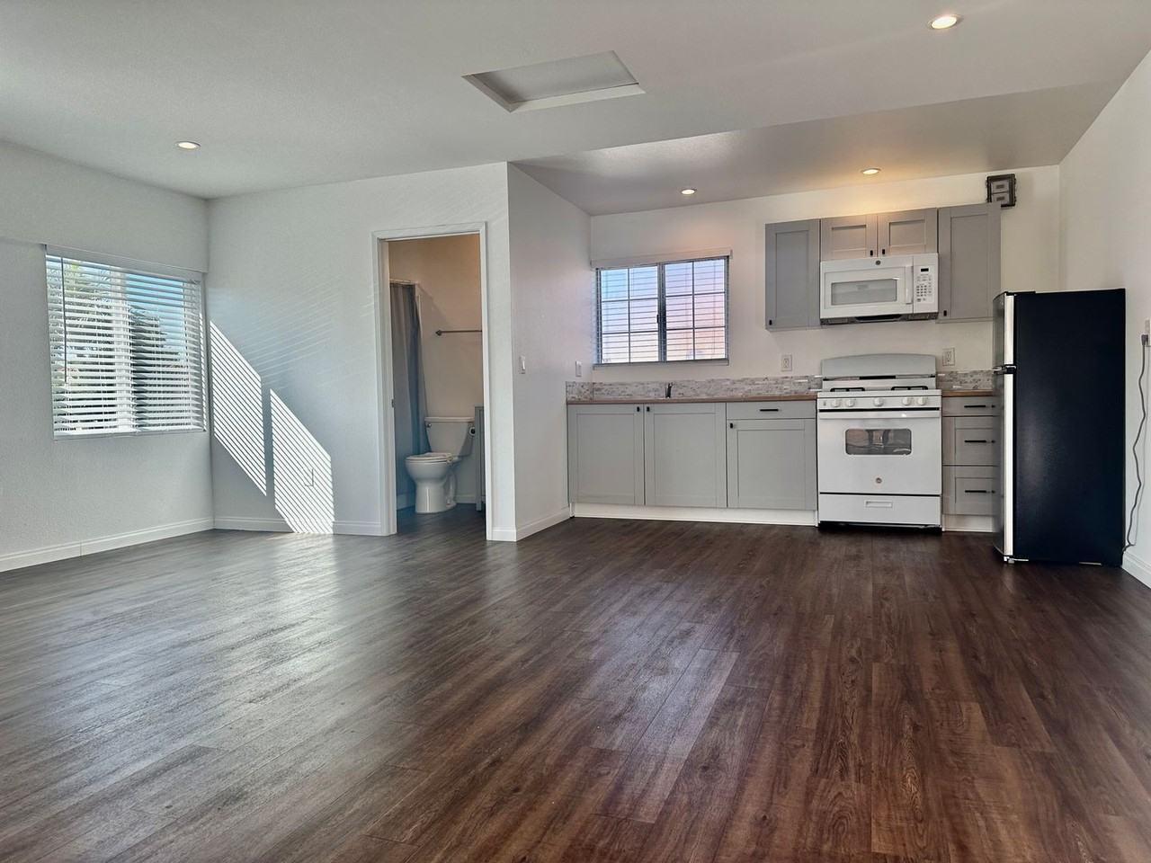 1146 Calle Emparrado - Photo 3 of 11