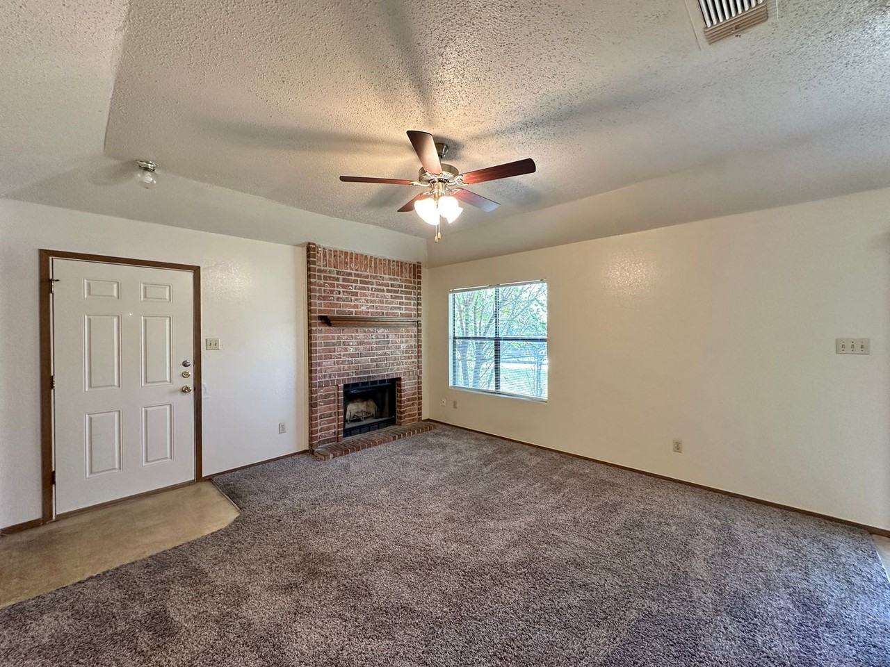 2707 Taft St - Photo 3 of 25