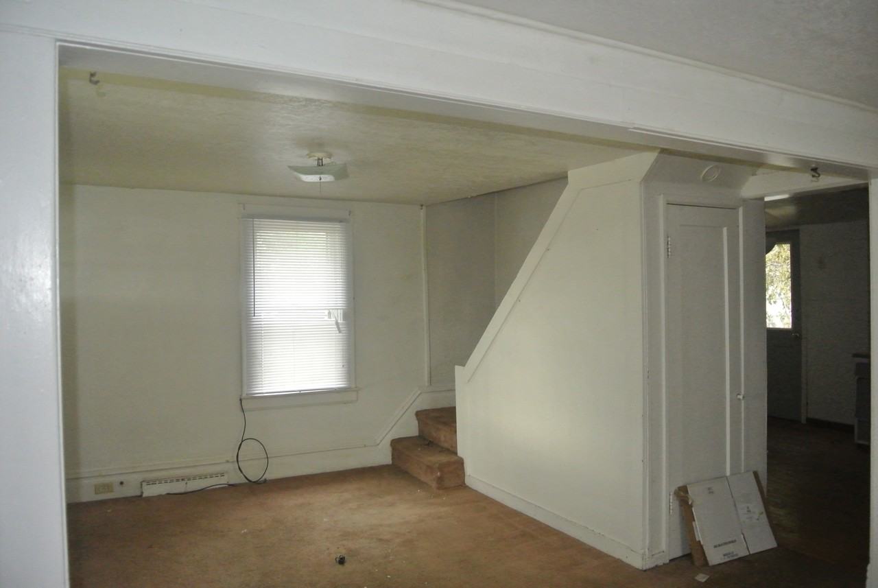 706 Valley St - Photo 5 of 11