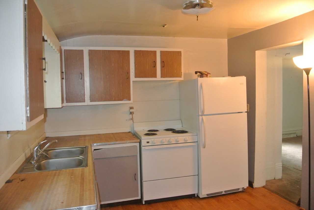 706 Valley St - Photo 6 of 11