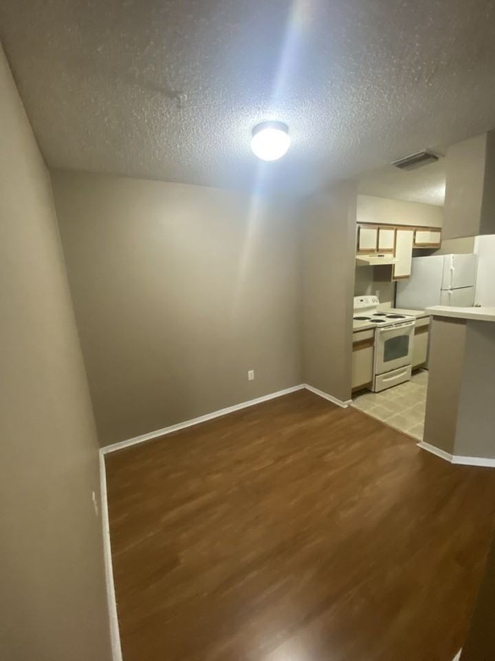 199 Afton Square #204 - Photo 7 of 15