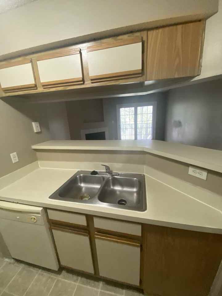 199 Afton Square #204 - Photo 5 of 15