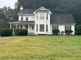 featured image of 12 Thomas Crossing Dr