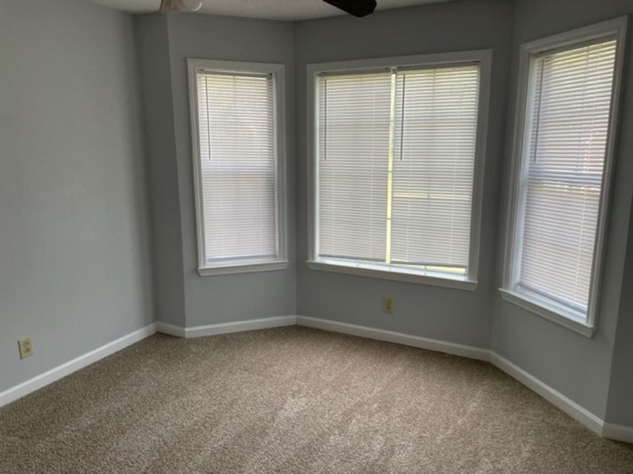 12 Thomas Crossing Dr - Photo 4 of 19