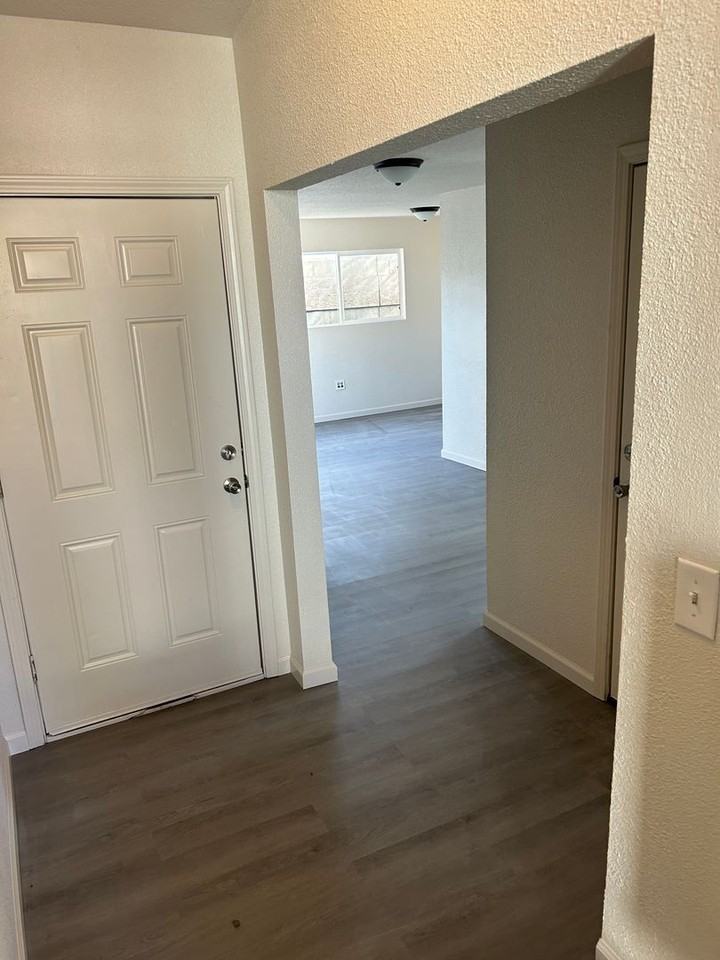 3801 Sherman Ln - Photo 6 of 17