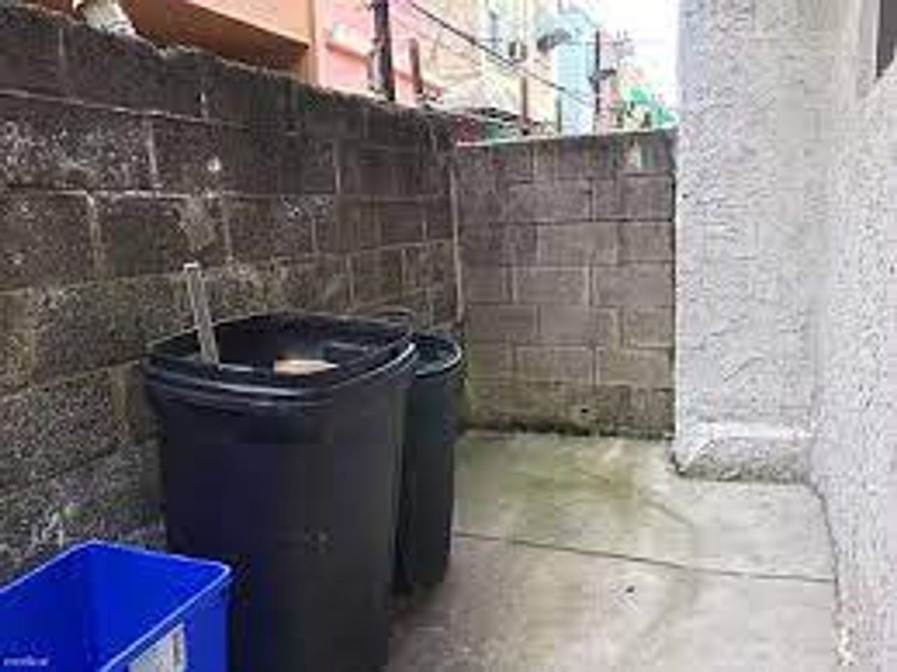 2631 S Watts St - Photo 5 of 10