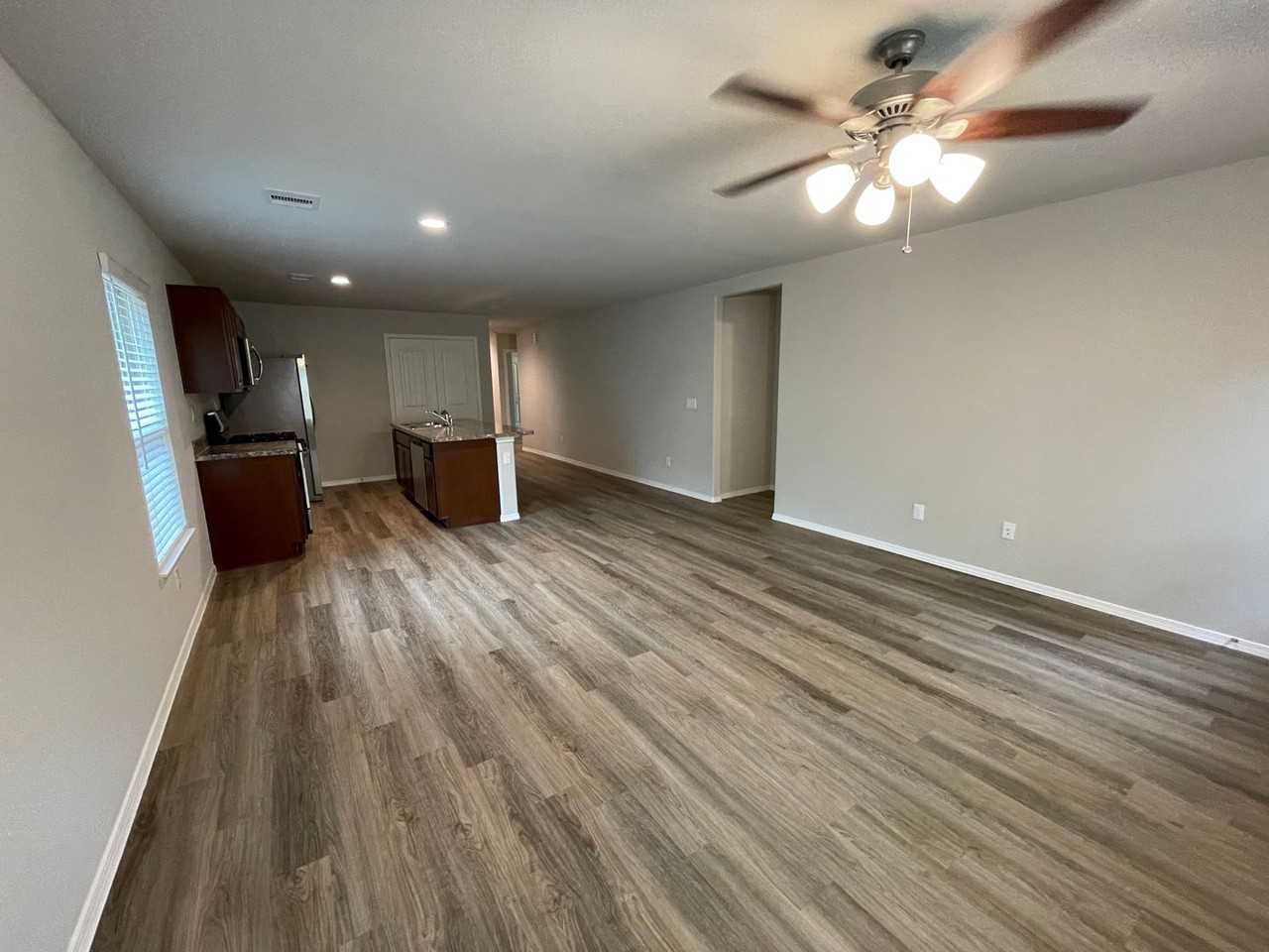 719 Long Cedar Dr - Photo 7 of 22