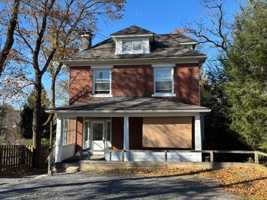 featured image of 1070 Luzerne St