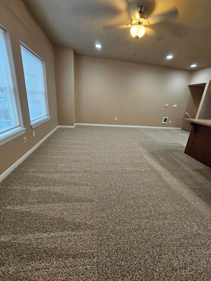 University Townhomes - Photo 7 of 38