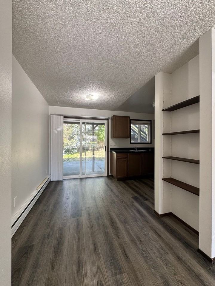 1204 N B St - Photo 6 of 30