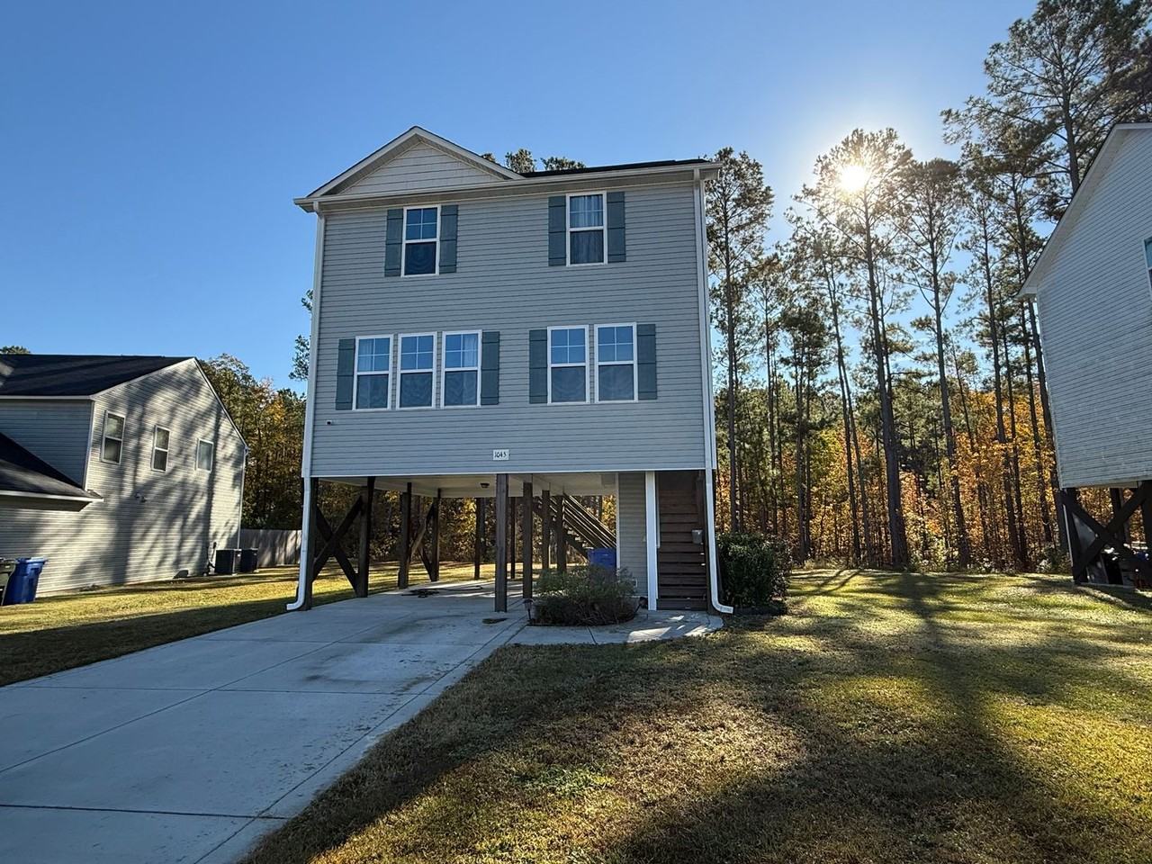 1045 Bombay Dr - Photo 2 of 19