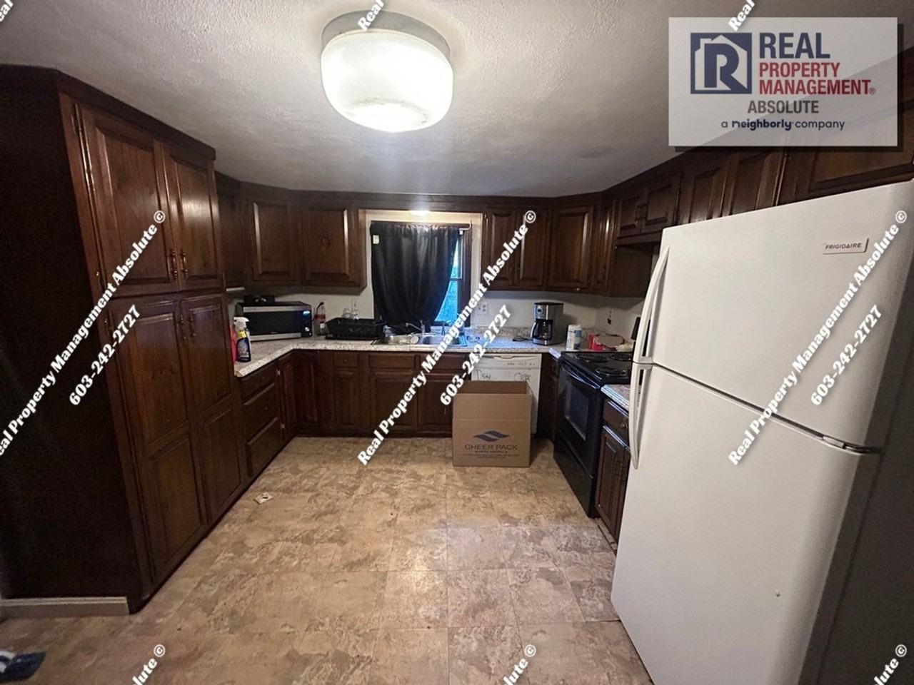 83 1/2 W Hollis St - Photo 5 of 18