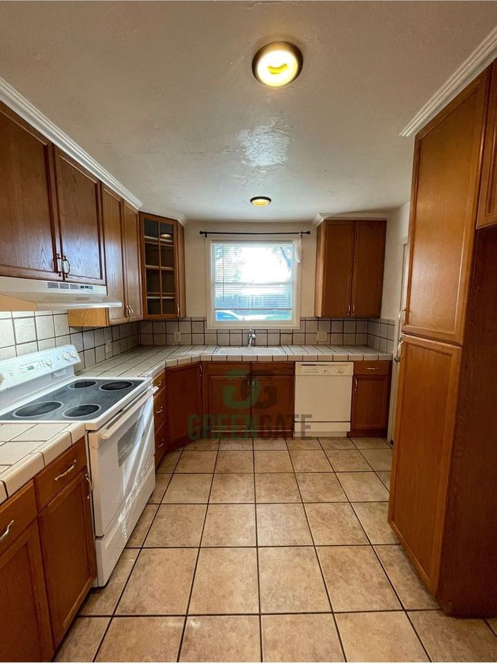 1529 Del Monte Avenue - Photo 7 of 26