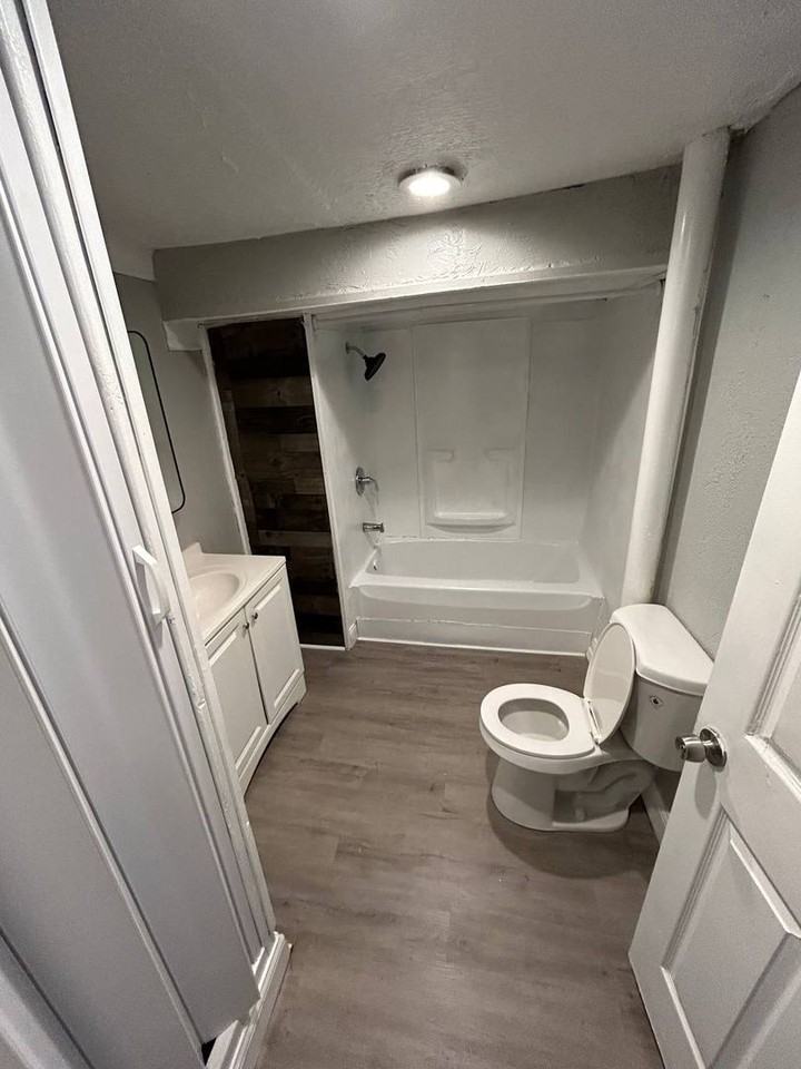 3328 W 61st St - Photo 3 of 14