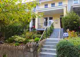 featured image of 237 16th St Se