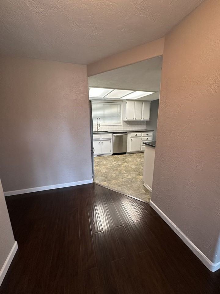 3160 Cheltenham Way - Photo 3 of 23