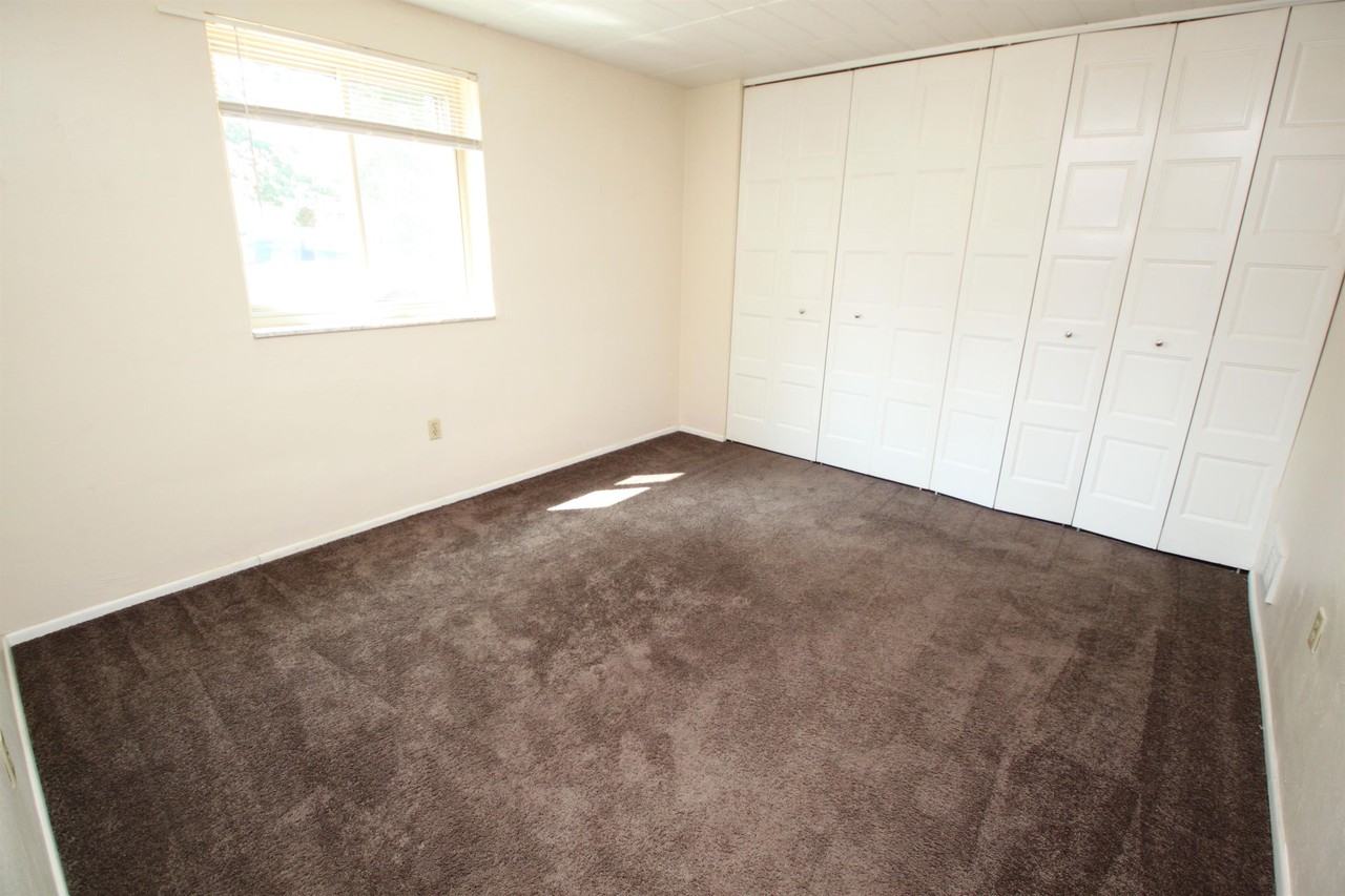 527 Monroe Ave #207 - Photo 5 of 10