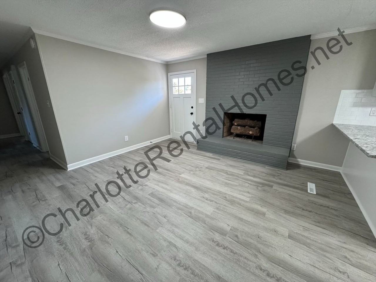 410 N Cherry St - Photo 3 of 11
