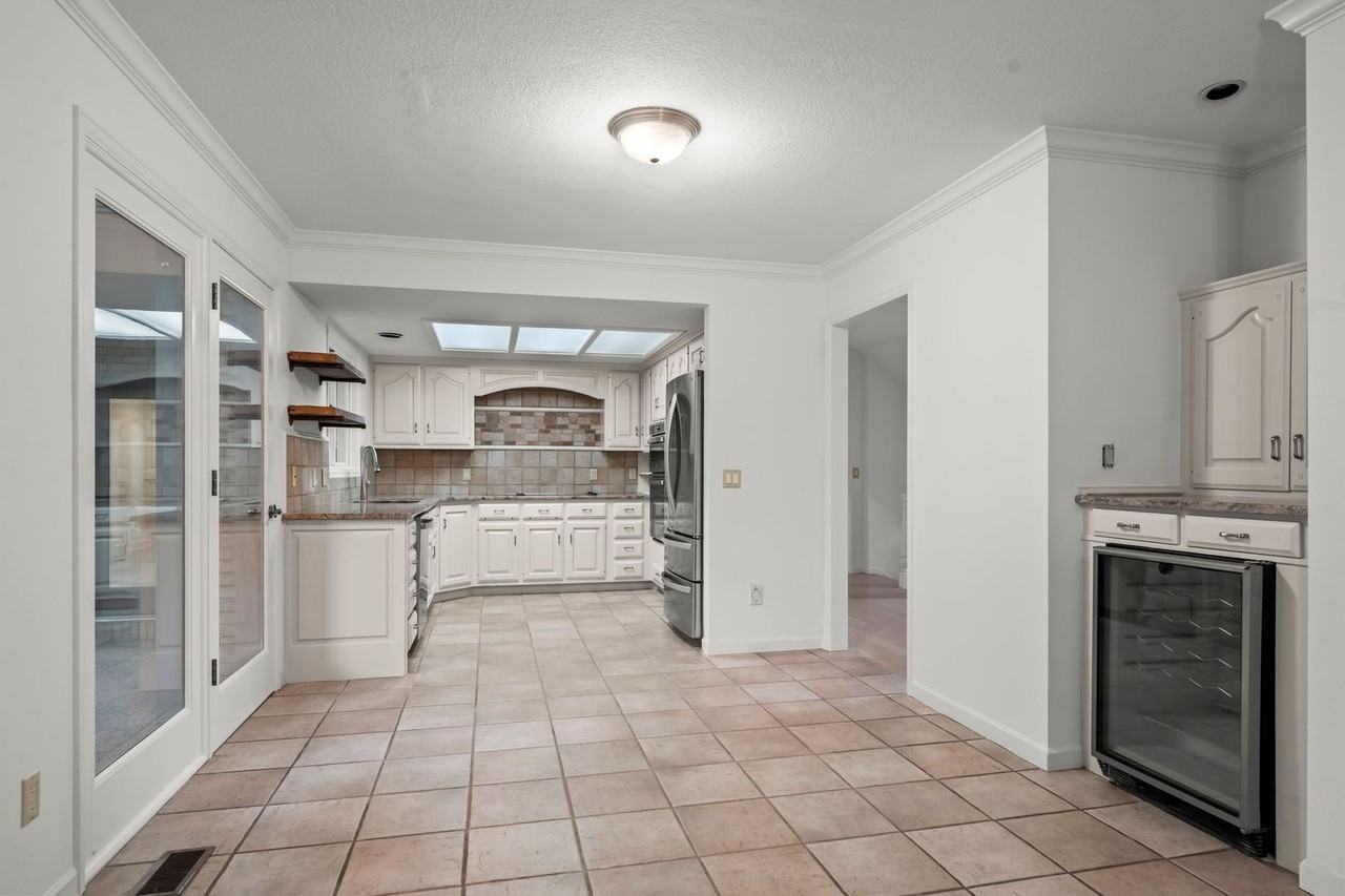 4509 South Meadow Drive - Photo 5 of 23