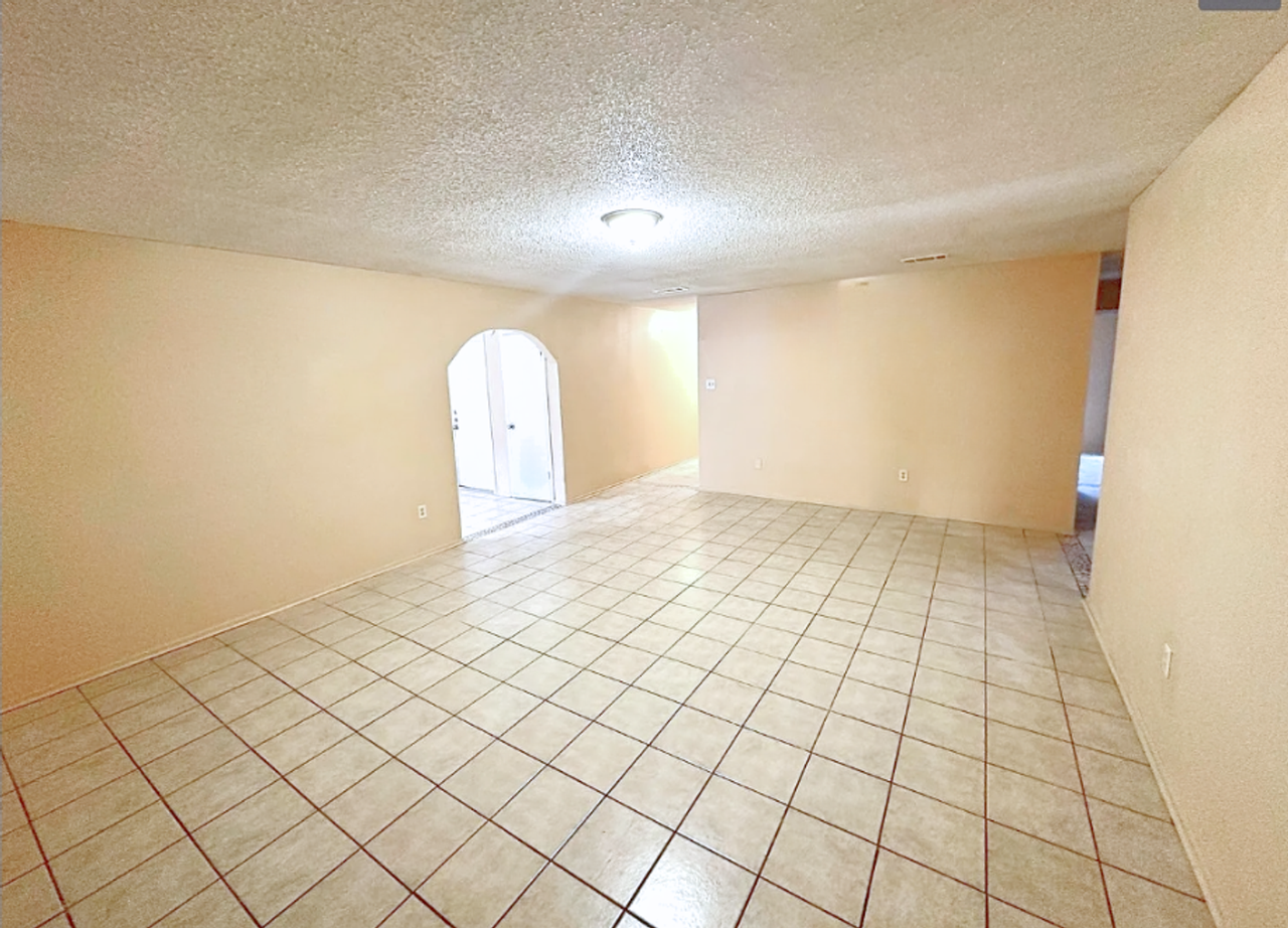 2802 Willow Springs Rd - Photo 3 of 14