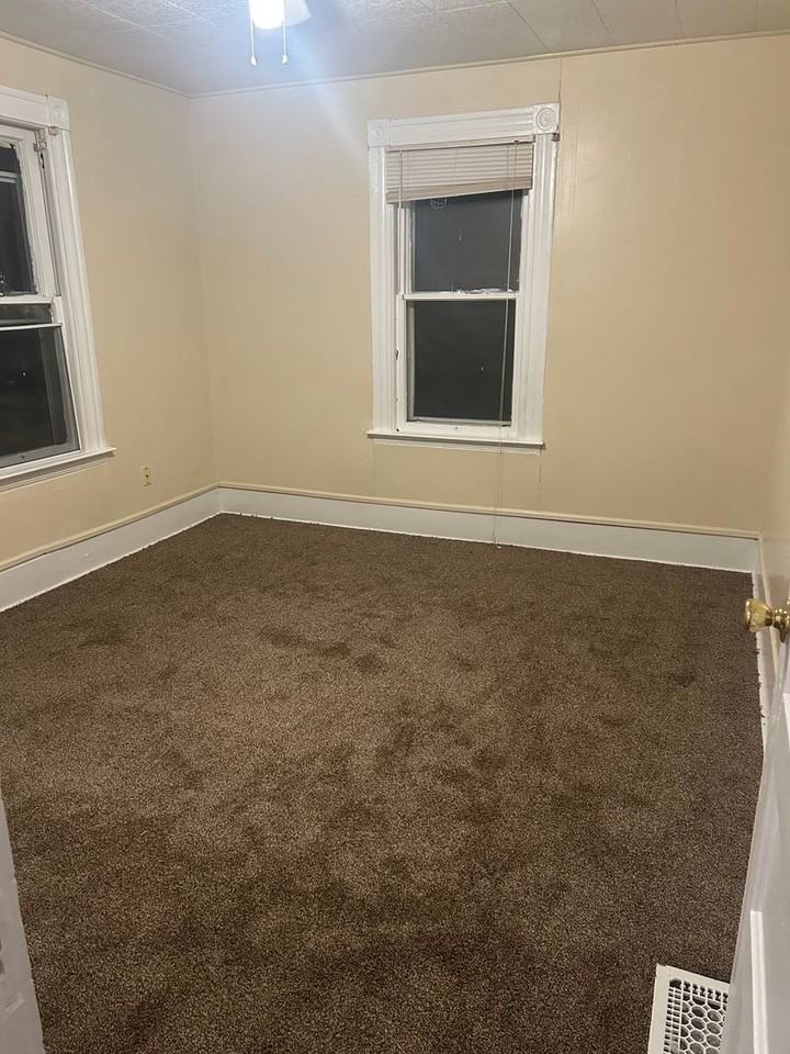 915 E 147th St - Photo 7 of 11