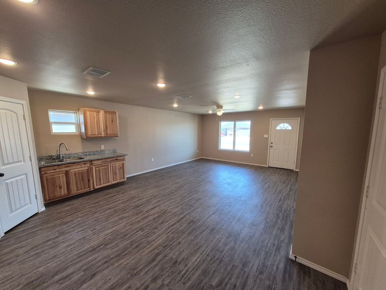 3104 E Cornell St - Photo 3 of 13