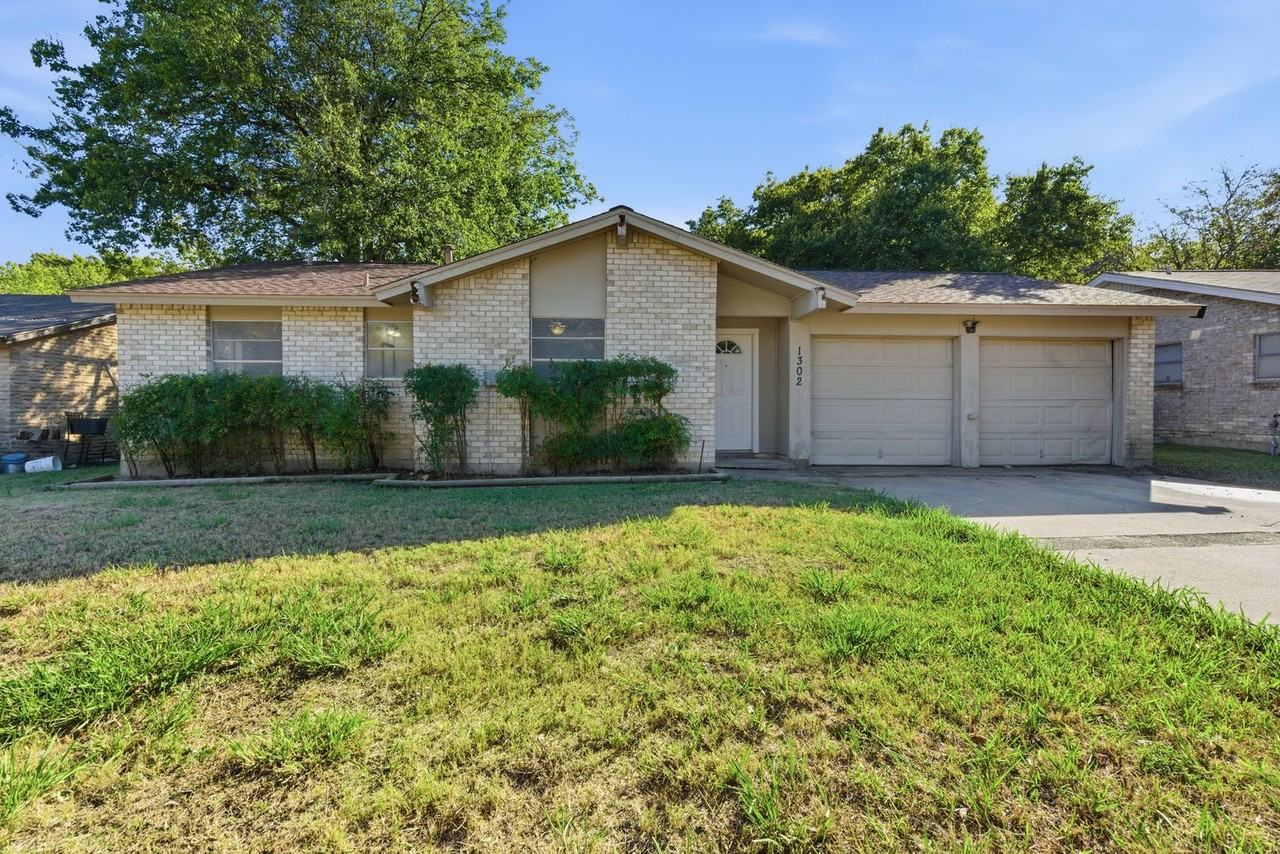 1302 Harvest Hill Lane