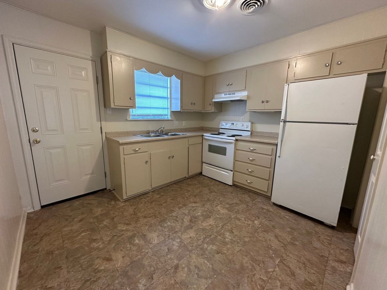 1815 S Erie Ave #1-4 - Photo 2 of 8