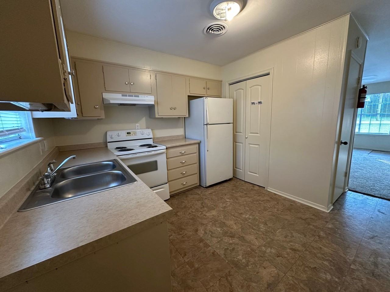 1815 S Erie Ave #1-4 - Photo 3 of 8