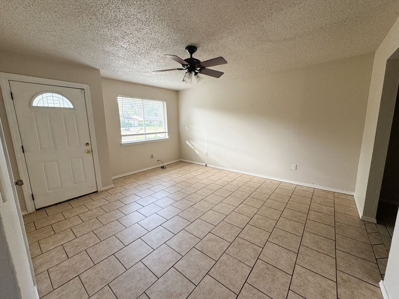 4945 O'Keefe 4945 - Photo 4 of 15