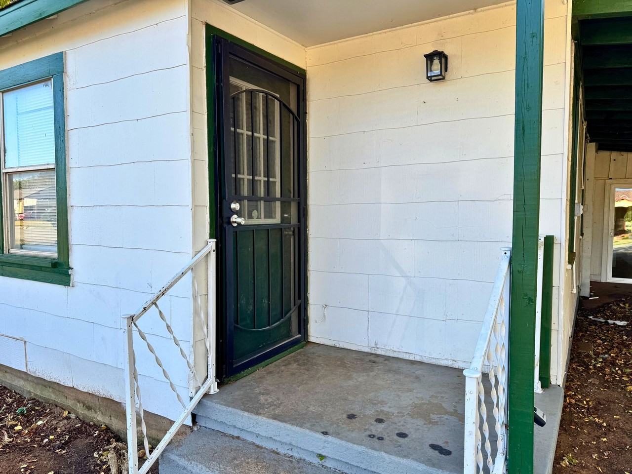 1627 Oceola Ave - Photo 2 of 31
