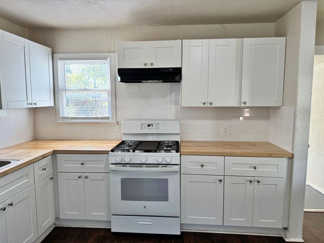 1627 Oceola Ave - Photo 7 of 31