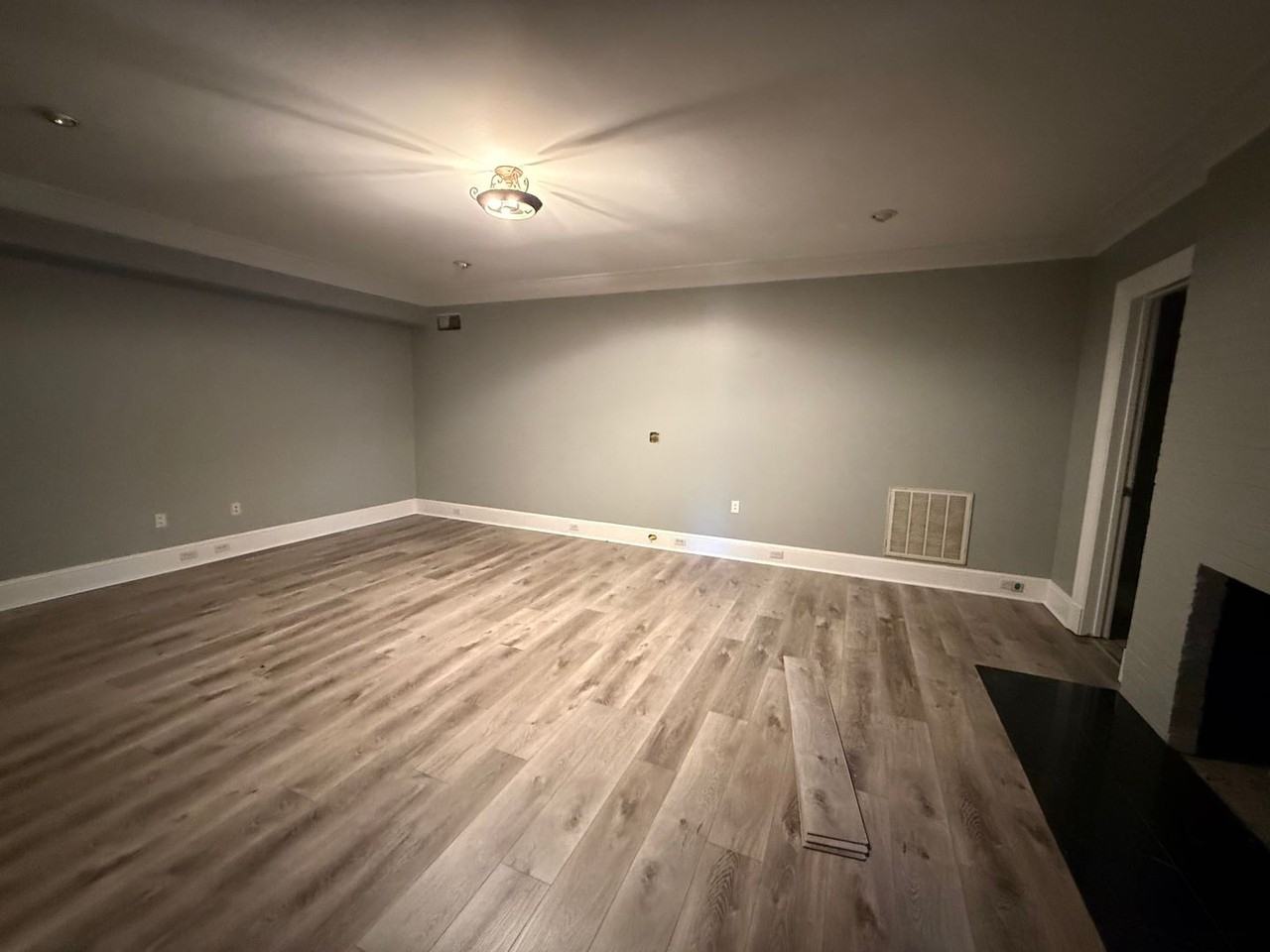 269 W Hermitage Rd Ne - Photo 3 of 9