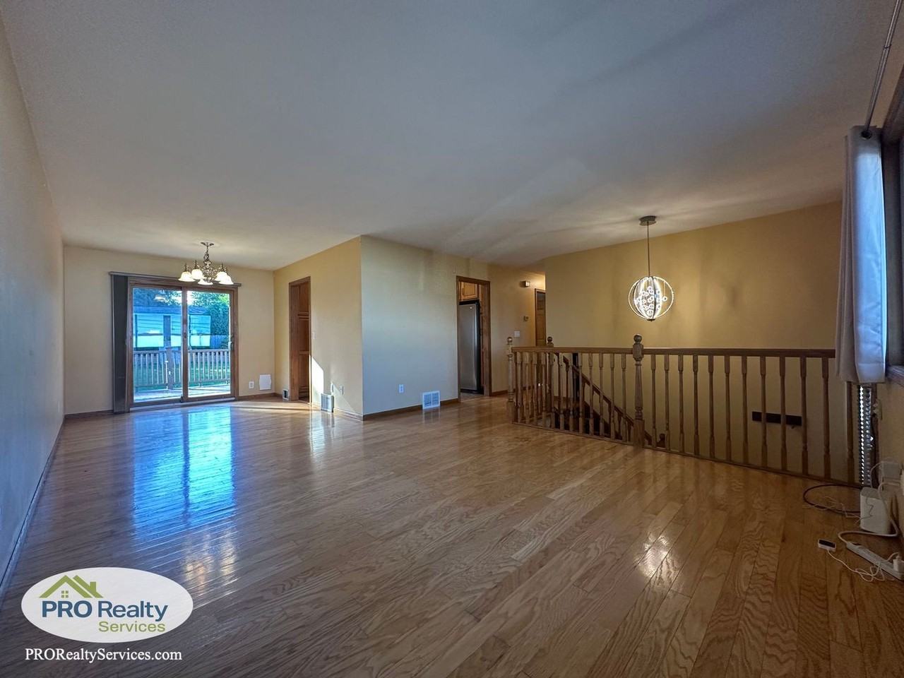 3433 Winnetka Ave N - Photo 2 of 32