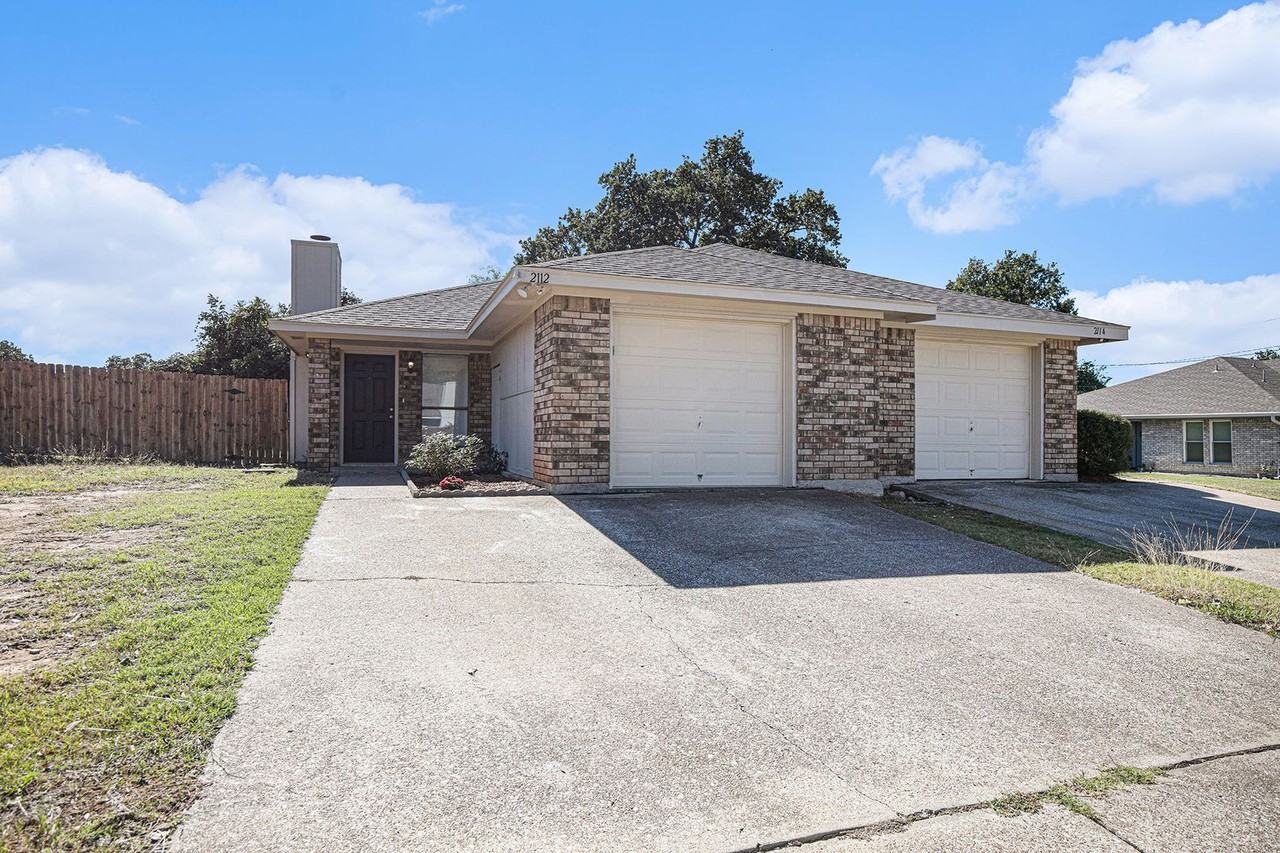2112 Windhurst Drive - Photo 3 of 18