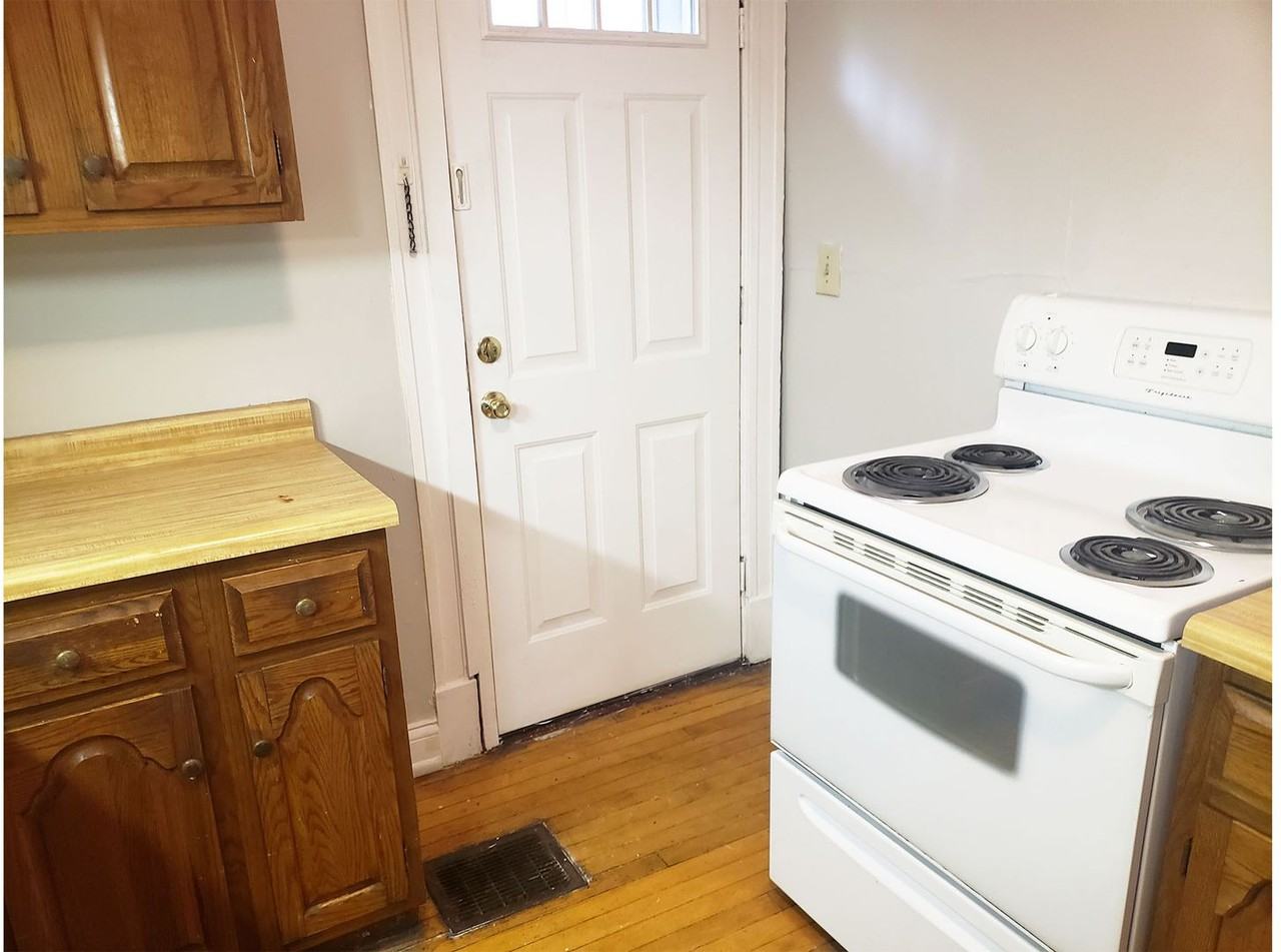 3204 Bishop St - Photo 3 of 12