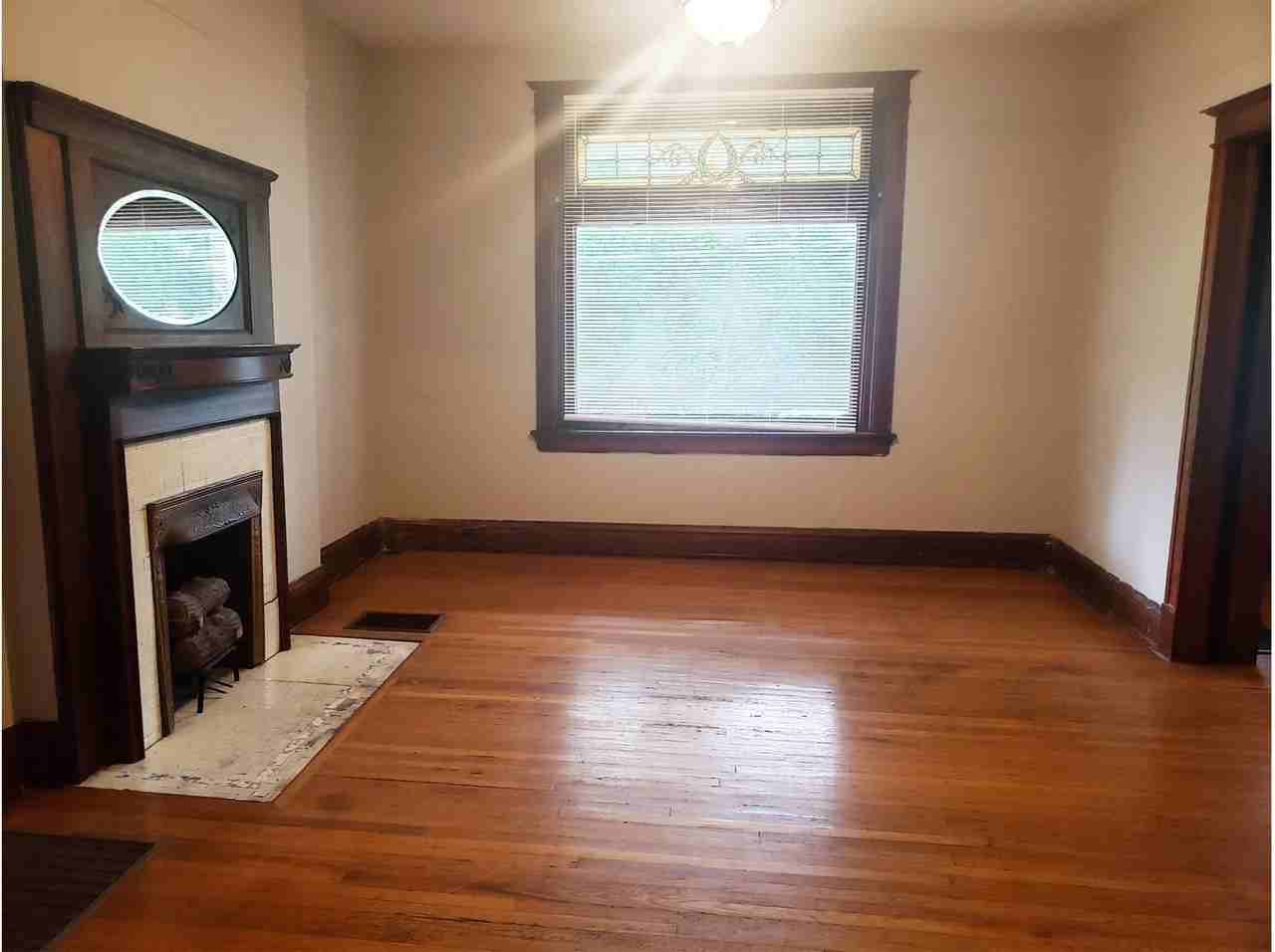 3204 Bishop St - Photo 4 of 12