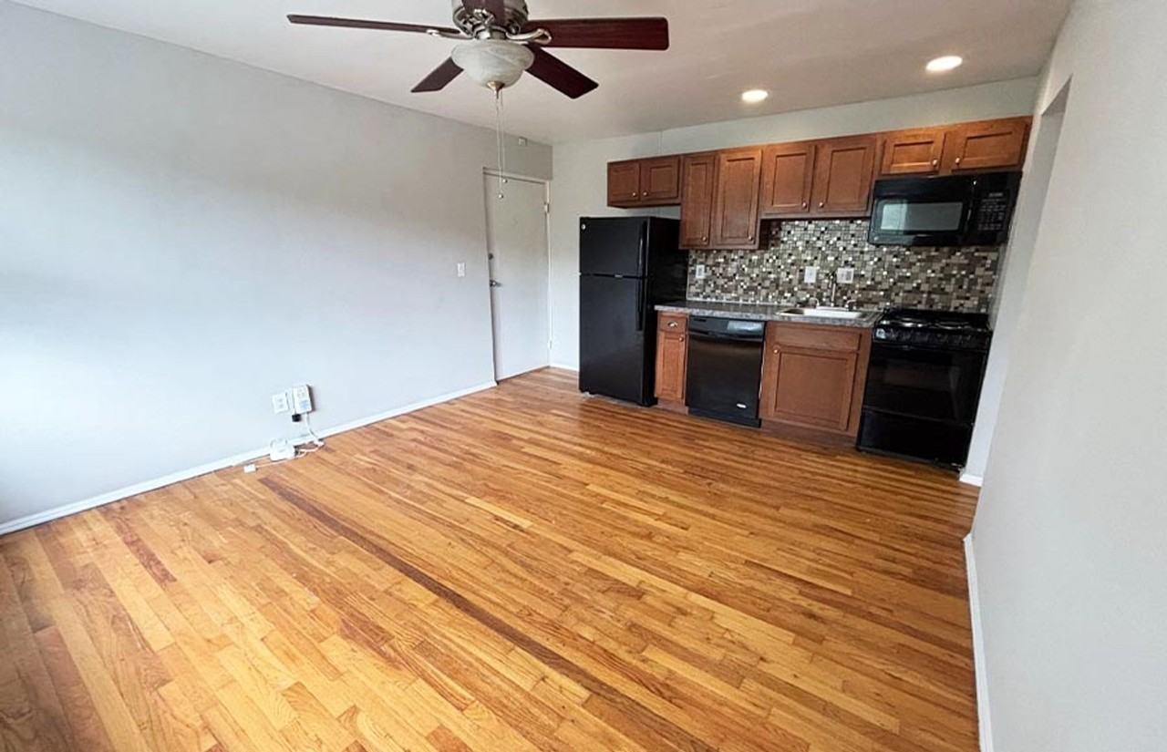 Lowell 558 - Photo 5 of 18