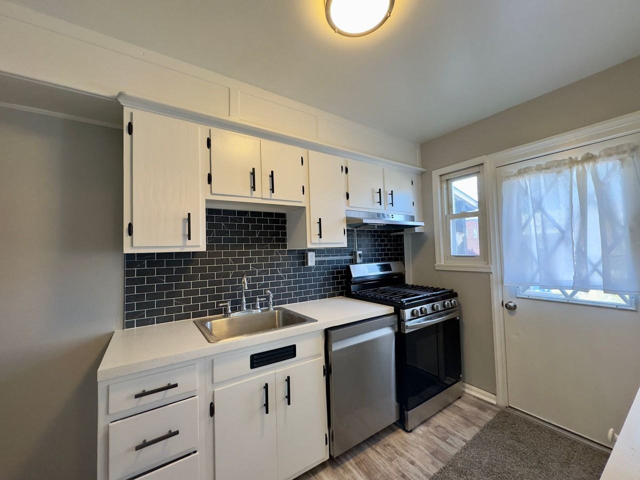 7716 Wynbrook Rd - Photo 6 of 20