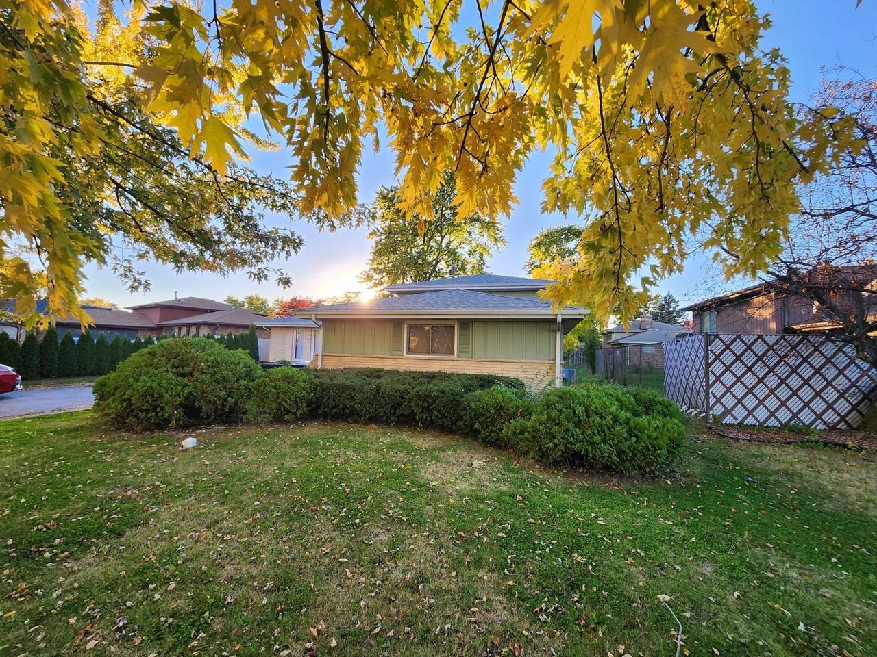 16710 Kenwood Ave - Photo 3 of 15