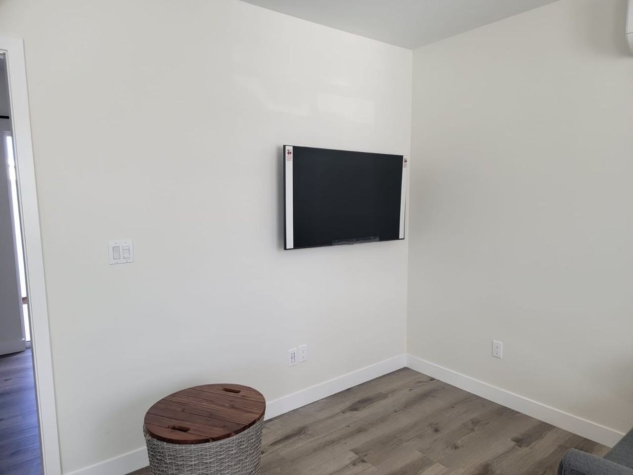 7462 Sausalito Ave - Photo 3 of 16