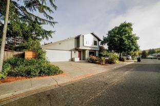 405 Solano Dr - Photo 1 of 1