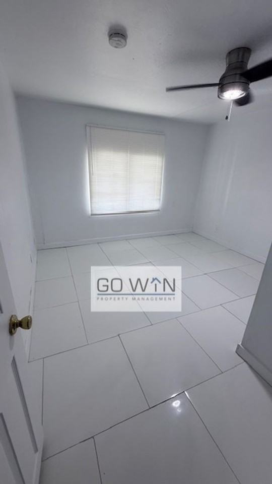 8422 W Jefferson St - Photo 2 of 13